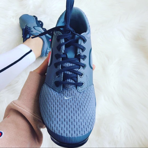 Nike Air VaporMax - Picture 4 of 8